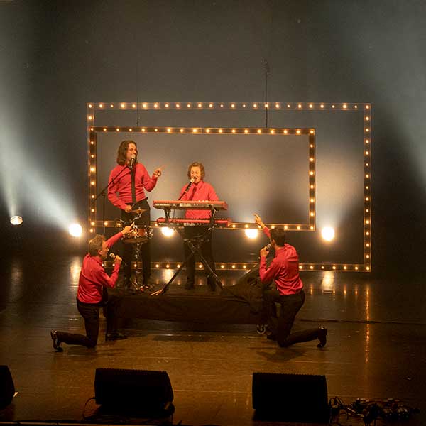 — Les Goguettes en trio mais à quatre